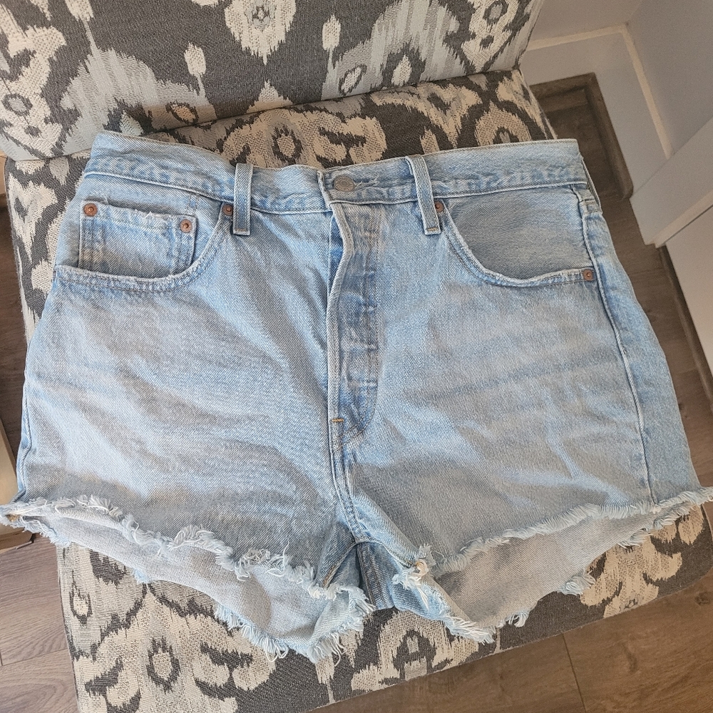 Levi shorts